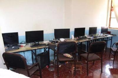 丽江华坪警方联合多部门雷霆出击，成功取缔一家违规经营“黑网吧”